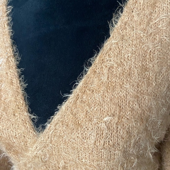 Generation K tan soft wrap sweater chic trendy cozy sz M EUC neutral wintert - Picture 5 of 11